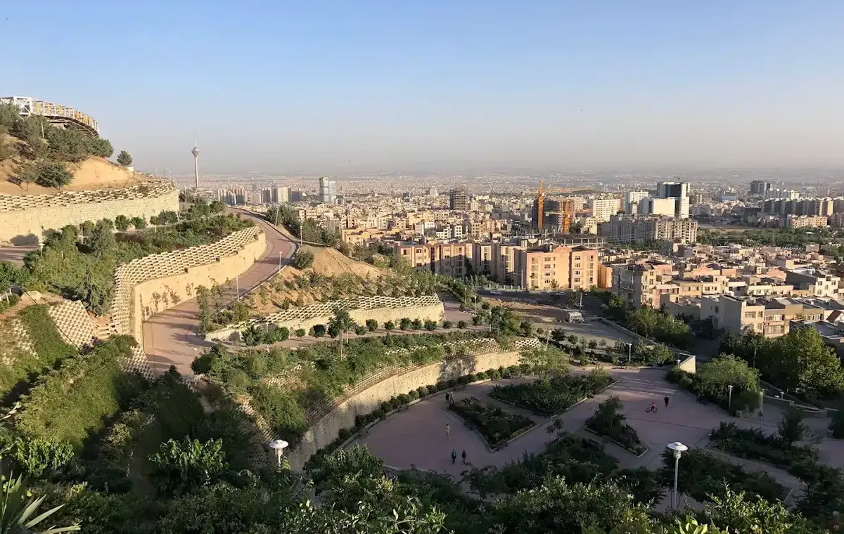 ۲۸. پارک جنگلی سعادت‌آباد